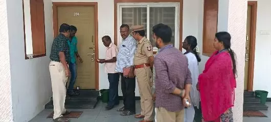 இரண்டு விடுதிகளுக்கு சீல் ; காவல்துறையினர் நடவடிக்கை இரண்டு விடுதிகளுக்கு சீல் ; காவல்துறையினர் நடவடிக்கை