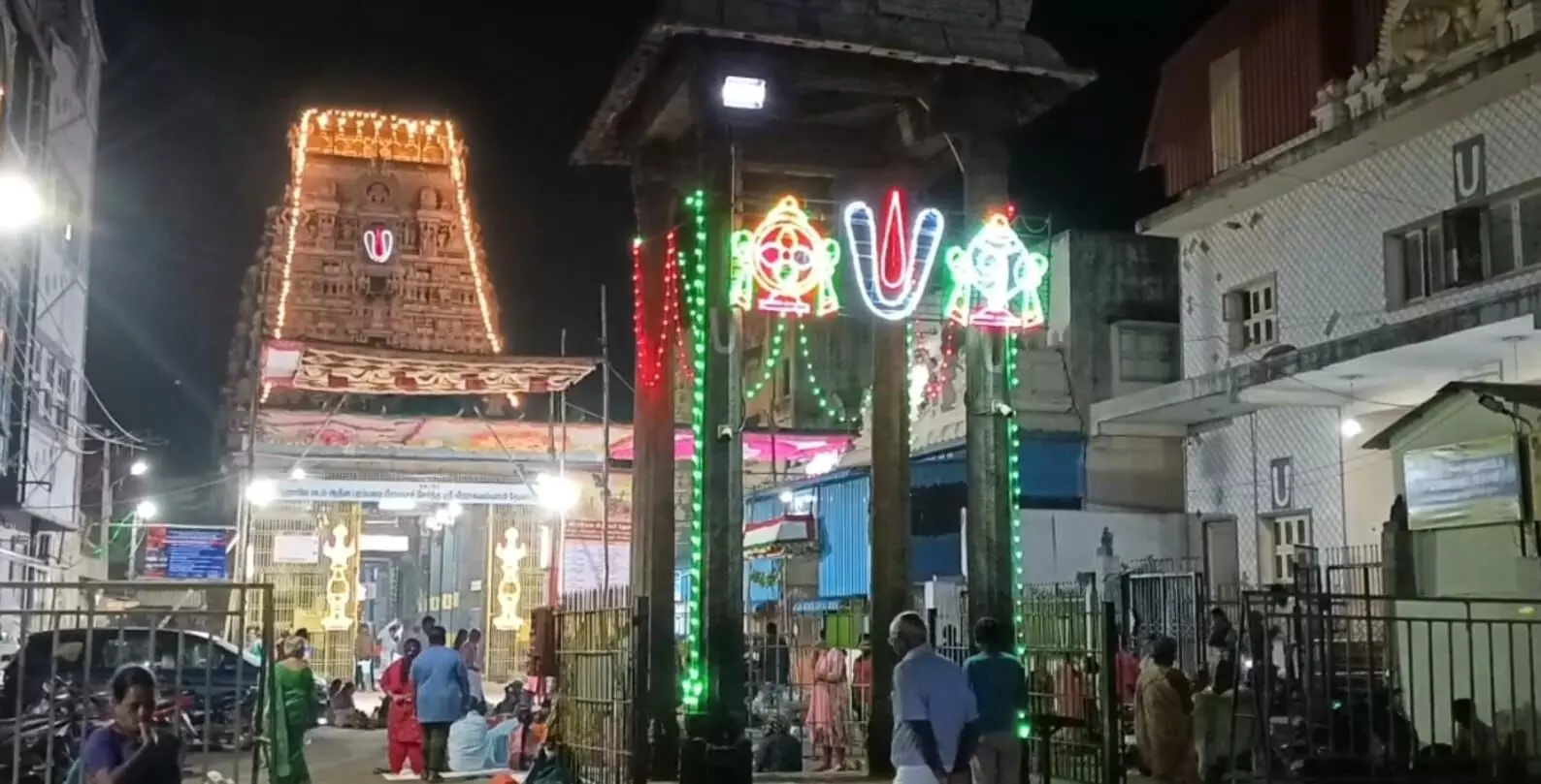 வைத்திய வீரராகவர் பெருமாள் விழா கொடியேற்றத்துடன் துவக்கம் வைத்திய வீரராகவர் பெருமாள் விழா கொடியேற்றத்துடன் துவக்கம்