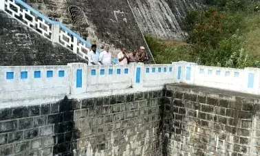 ஆழியார் அணையில் இருந்து பாசனத்திற்காக தண்ணீர் திறப்பு ; விவசாயிகள் மகிழ்ச்சி ஆழியார் அணையில் இருந்து பாசனத்திற்காக தண்ணீர் திறப்பு ; விவசாயிகள் மகிழ்ச்சி
