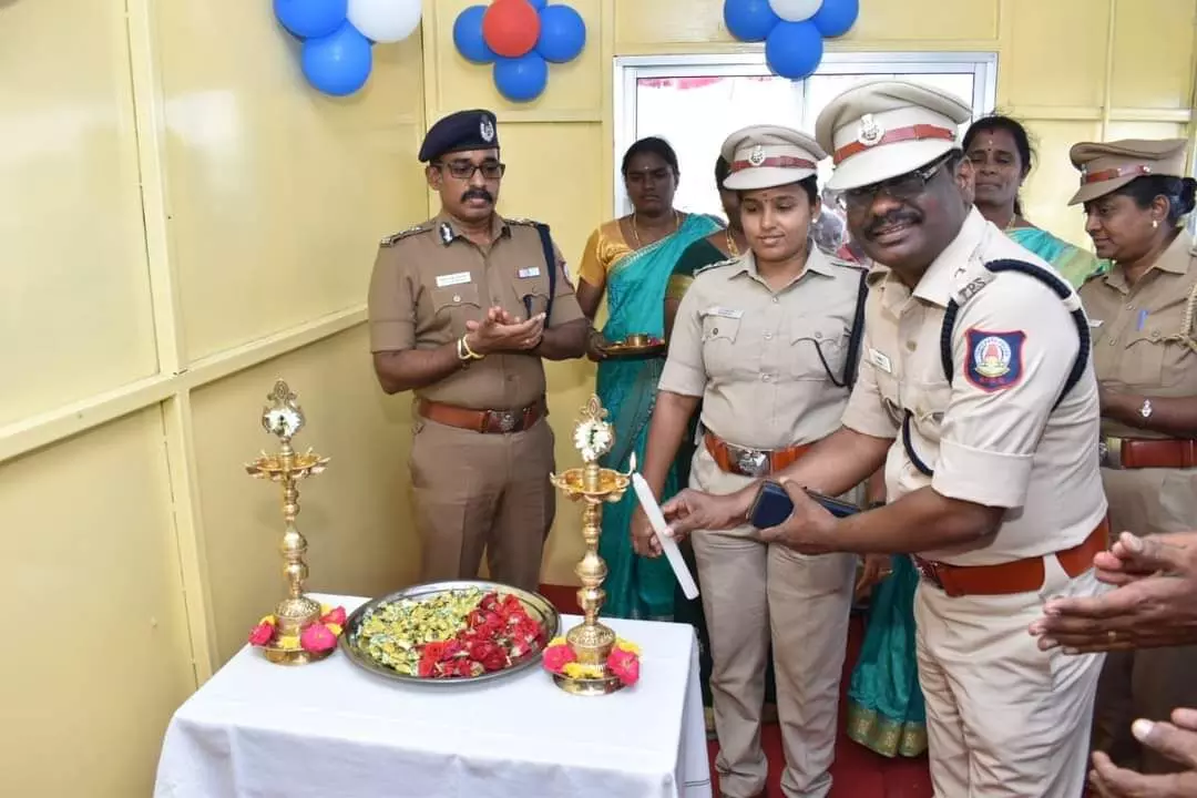 மதுரையில் புறக் காவல் நிலையம் மாநகர ஆணையர் லோகநாதன் திறப்பு மதுரையில் புறக் காவல் நிலையம் மாநகர ஆணையர் லோகநாதன் திறப்பு