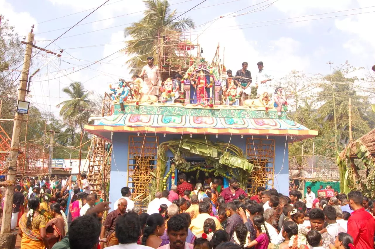 அலங்காநல்லூர் அருகே காளியம்மன் கோயில் மகா கும்பாபிஷேக விழா அலங்காநல்லூர் அருகே காளியம்மன் கோயில் மகா கும்பாபிஷேக விழா