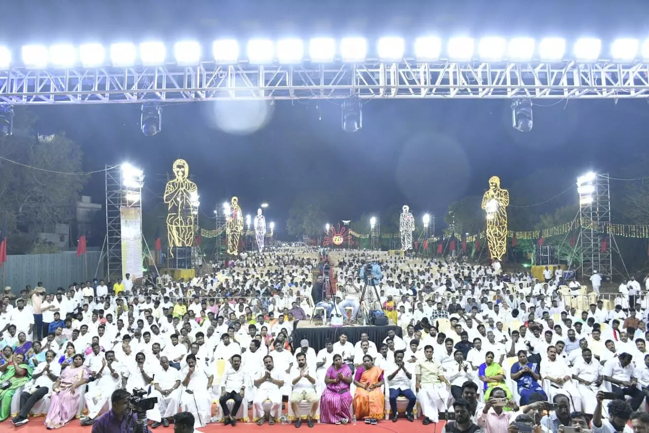 திருவள்ளூரில் உரிமைகளை மீட்க ஸ்டாலின் குரல் பரப்புரை கூட்டம் திருவள்ளூரில் உரிமைகளை மீட்க ஸ்டாலின் குரல் பரப்புரை கூட்டம்