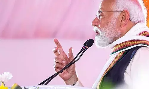 மேற்கு வங்கத்தில்  பல்வேறு வளர்ச்சித் திட்டங்களுக்கு அடிக்கல் நாட்டிய பிரதமர்