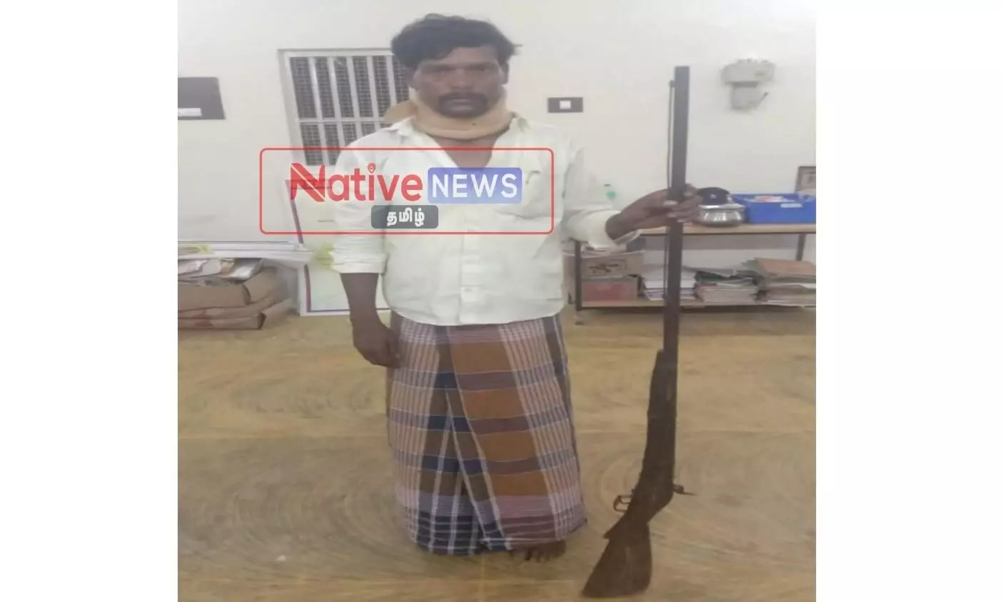 மலைக்கிராம மக்காச்சோளத்தில் மறைந்திருந்த மர்மம்! நாட்டுத்துப்பாக்கி பதுக்கியவர் கைது மலைக்கிராம மக்காச்சோளத்தில் மறைந்திருந்த மர்மம்! நாட்டுத்துப்பாக்கி பதுக்கியவர் கைது