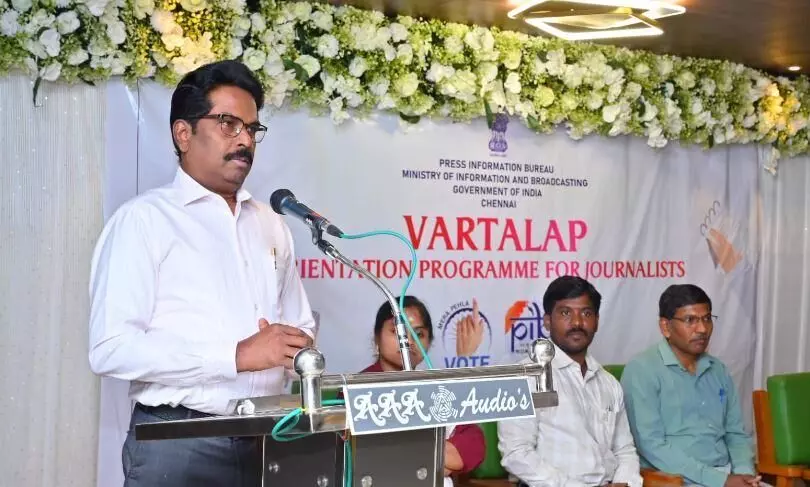 விருதுநகரில் பத்திரிகையாளர்களுக்கான புத்தாக்கப் பயிற்சி முகாம் விருதுநகரில் பத்திரிகையாளர்களுக்கான புத்தாக்கப் பயிற்சி முகாம்