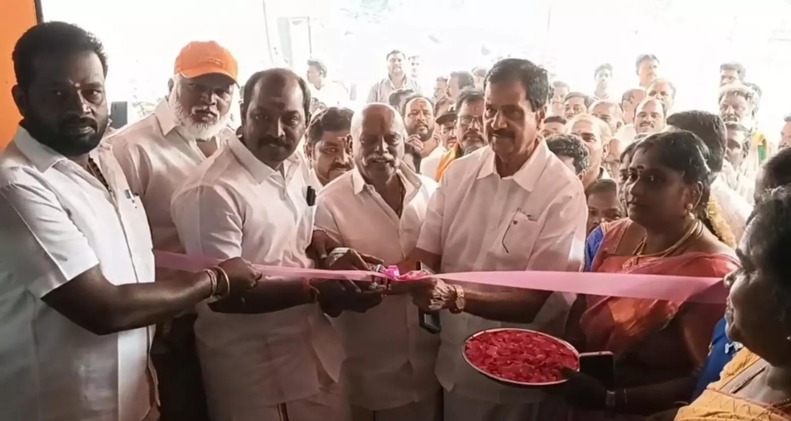 வெண்பாக்கம் பகுதியில் பிஜேபி அலுவலகம் திறப்பு விழா வெண்பாக்கம் பகுதியில் பிஜேபி அலுவலகம் திறப்பு விழா