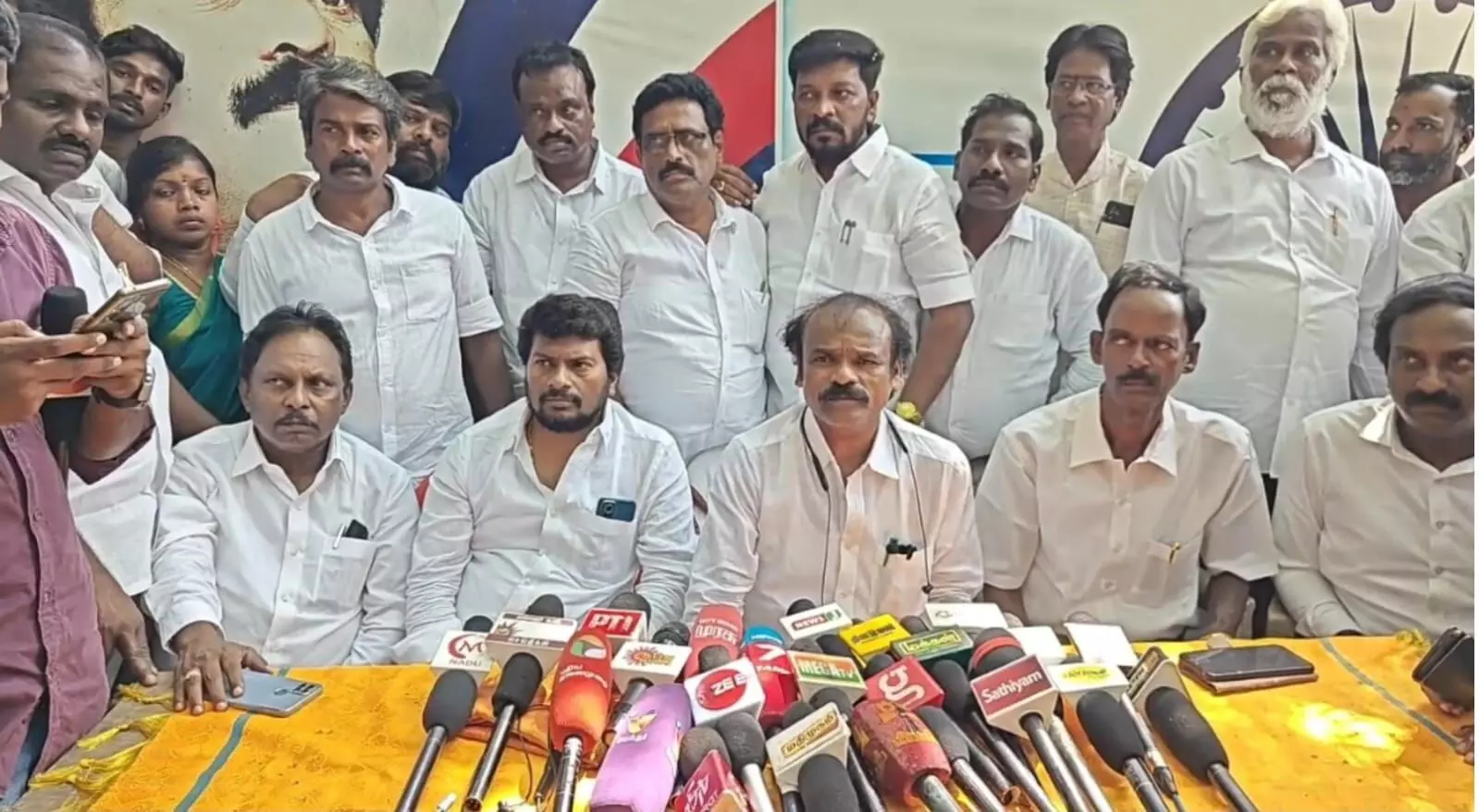புரட்சி பாரதத்திற்கு சீட்டு இல்லை, அதிமுகவுடன் கூட்டணி நீடிக்குமோ? புரட்சி பாரதத்திற்கு சீட்டு இல்லை, அதிமுகவுடன் கூட்டணி நீடிக்குமோ?