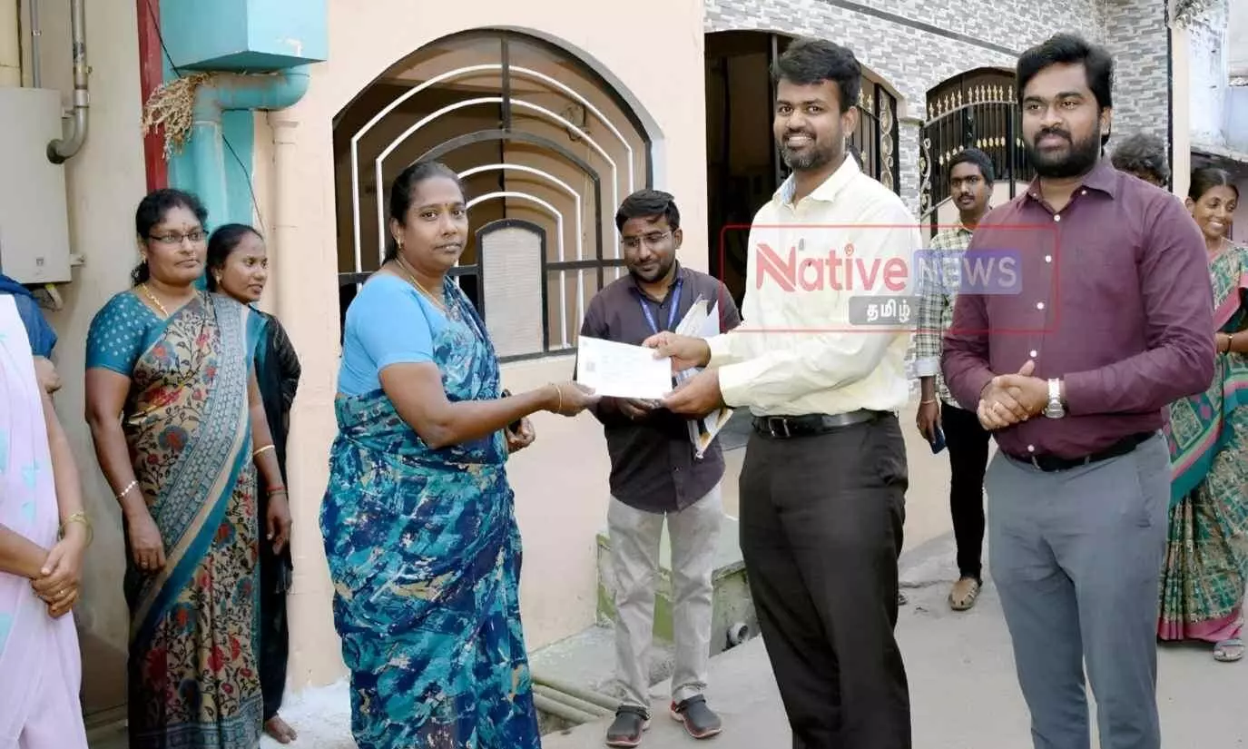 ஈரோட்டில் வாக்காளர் தகவல் சீட்டு வழங்கும் பணிகள் தொடக்கம் ஈரோட்டில் வாக்காளர் தகவல் சீட்டு வழங்கும் பணிகள் தொடக்கம்