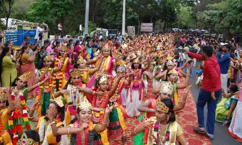 மதுரை அழகர்கோவிலில் பரதநாட்டிய நிகழ்ச்சி : பங்கேற்று அசத்திய மாணவிகள்..! மதுரை அழகர்கோவிலில் பரதநாட்டிய நிகழ்ச்சி : பங்கேற்று அசத்திய மாணவிகள்..!
