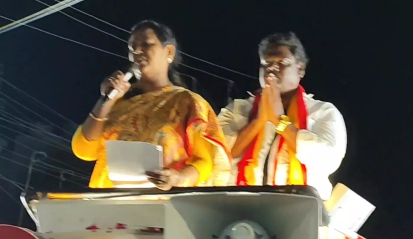 தேமுதிக வேட்பாளரை ஆதரித்து பிரேமலதா விஜயகாந்த் பிரசாரம் தேமுதிக வேட்பாளரை ஆதரித்து பிரேமலதா விஜயகாந்த் பிரசாரம்