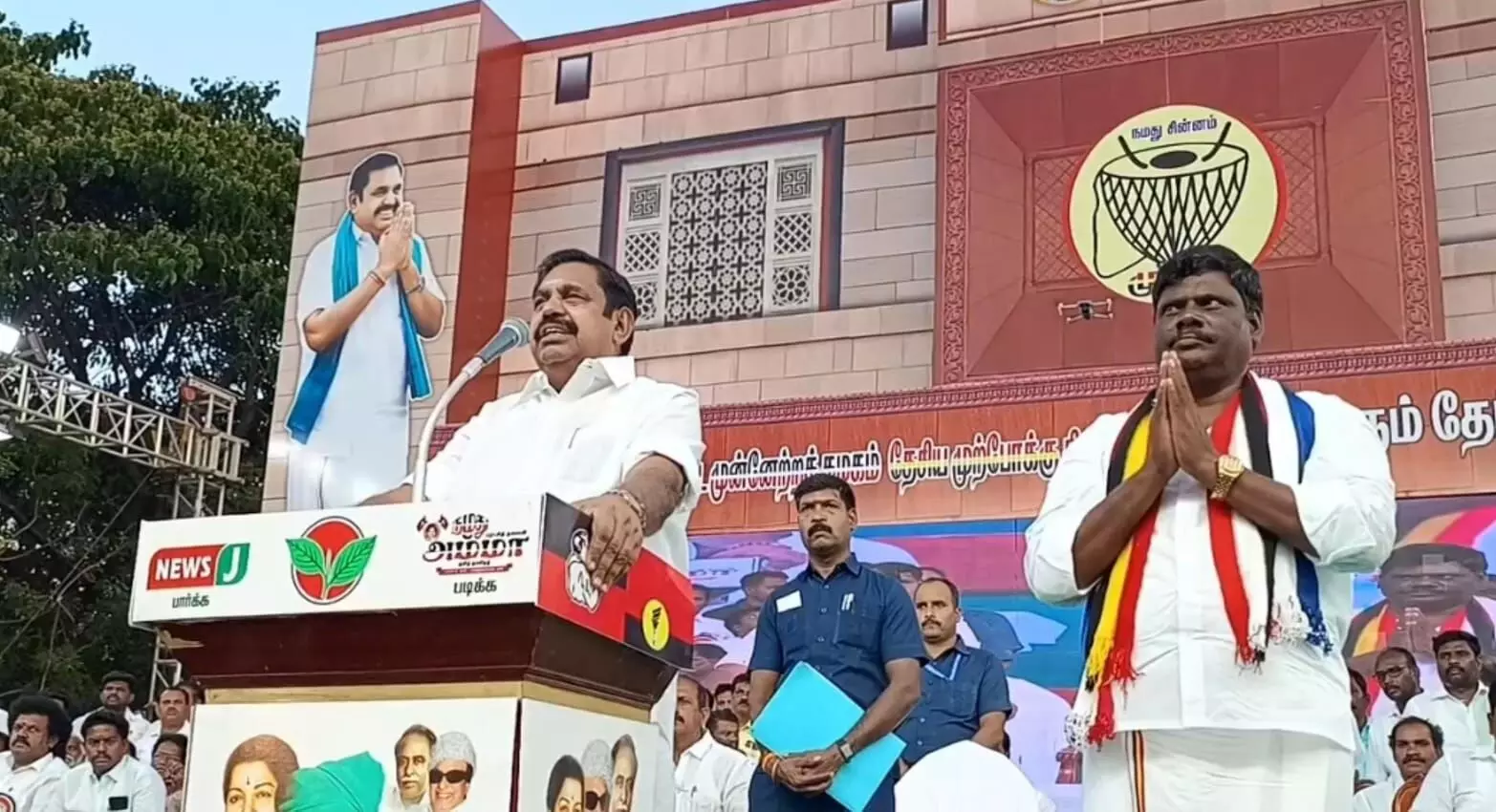 தேமுதிக வேட்பாளரை ஆதரித்து முன்னாள் முதல்வர் எடப்பாடி பழனிச்சாமி பிரச்சாரம் தேமுதிக வேட்பாளரை ஆதரித்து முன்னாள் முதல்வர் எடப்பாடி பழனிச்சாமி பிரச்சாரம்