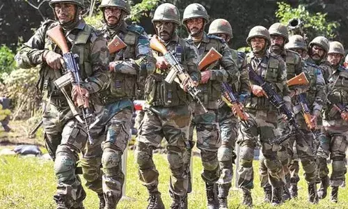 தேர்தல் நெருங்கும் நேரத்தில் சத்தீஸ்கரில் மாவோயிஸ்ட்டுகள் சுட்டுக்கொலை