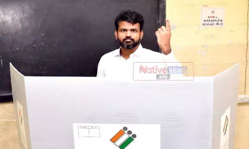 ஈரோட்டில் ஆட்சியர், எம்எல்ஏக்கள், வேட்பாளர்கள் வாக்களிப்பு..!