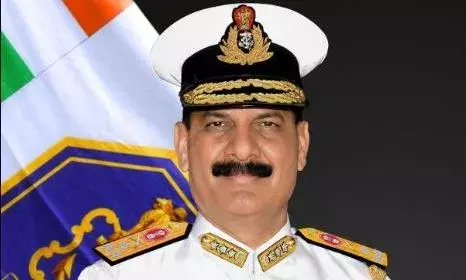 கடற்படையின் அடுத்த தளபதியாக வைஸ் அட்மிரல் தினேஷ் குமார் திரிபாதி நியமனம்