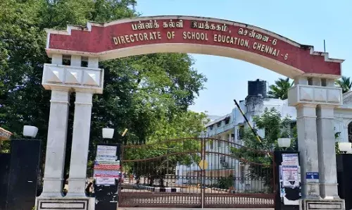 மாணவர்களை திட்டினால் கடும் நடவடிக்கை: பள்ளிக்கல்வித்துறை எச்சரிக்கை! மாணவர்களை திட்டினால் கடும் நடவடிக்கை: பள்ளிக்கல்வித்துறை எச்சரிக்கை!