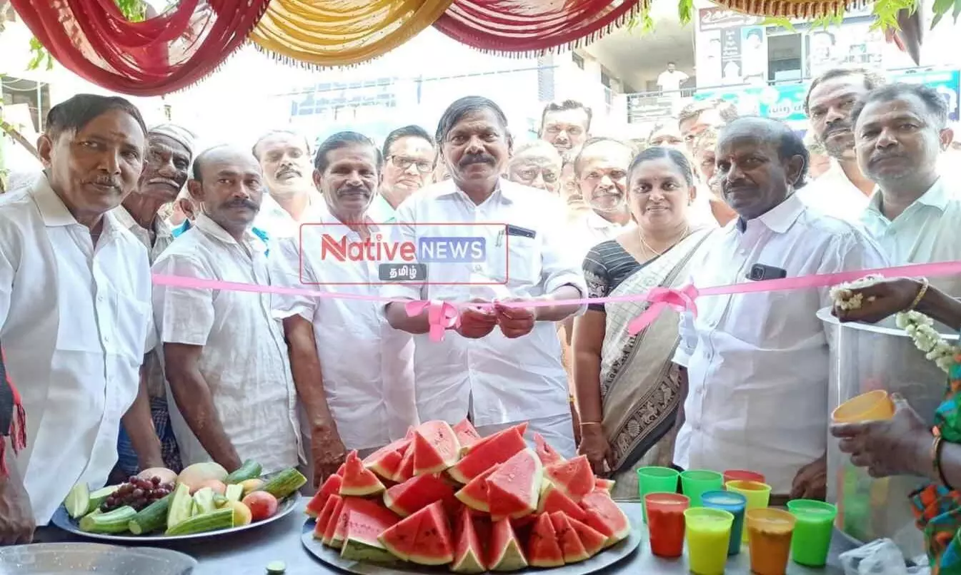 அந்தியூரில் நீர்மோர் பந்தலை திறந்து வைத்த எம்.எல்.ஏ. வெங்கடாசலம் அந்தியூரில் நீர்மோர் பந்தலை திறந்து வைத்த எம்.எல்.ஏ. வெங்கடாசலம்
