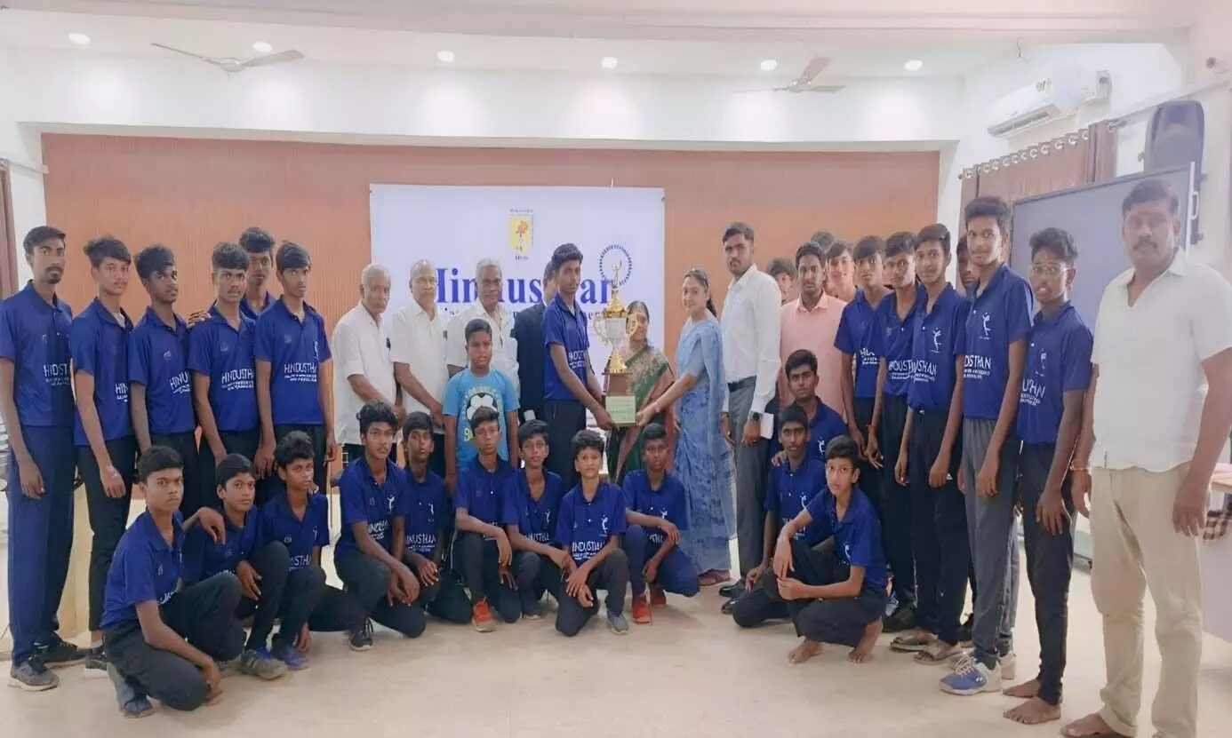 ஈங்கூர் இந்துஸ்தான் கல்லூரியில் மாநில கைப்பந்து முகாம் நிறைவு விழா ஈங்கூர் இந்துஸ்தான் கல்லூரியில் மாநில கைப்பந்து முகாம் நிறைவு விழா
