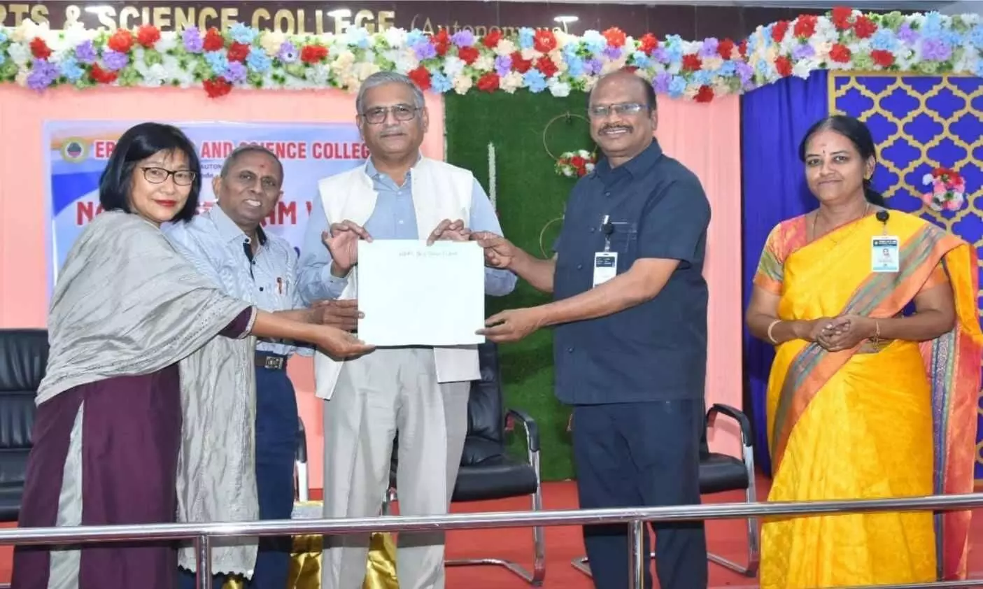 ஈரோடு கலை அறிவியல் கல்லூரிக்கு ஏ-பிளஸ் அங்கீகாரம் வழங்கியது நாக் அமைப்பு ஈரோடு கலை அறிவியல் கல்லூரிக்கு ஏ-பிளஸ் அங்கீகாரம் வழங்கியது நாக் அமைப்பு