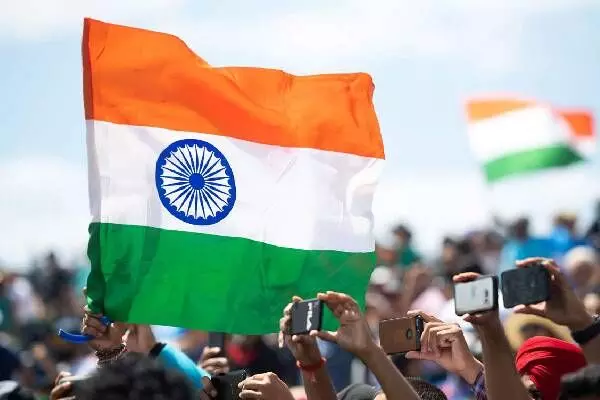 உலகில் அதிக எண்ணிக்கையில் இந்தியர்கள் வசிக்கும் நாடுகள் குறித்து தெரியுமா? உலகில் அதிக எண்ணிக்கையில் இந்தியர்கள் வசிக்கும் நாடுகள் குறித்து தெரியுமா?