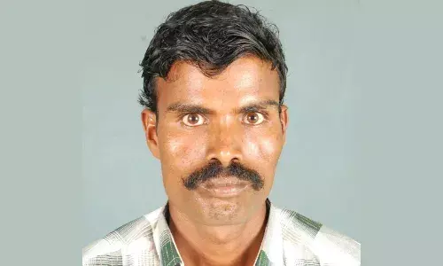 காஞ்சிபுரம் அருகே மின்சாரம் தாக்கி தொழிலாளி  உயிரிழப்பு காஞ்சிபுரம் அருகே மின்சாரம் தாக்கி தொழிலாளி  உயிரிழப்பு