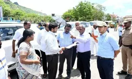 கிரிவலப் பாதையில் கூடுதல் ஓய்வு அறை, அன்னதான கூடம் கட்டுவதற்கு இடம் ஆய்வு கிரிவலப் பாதையில் கூடுதல் ஓய்வு அறை, அன்னதான கூடம் கட்டுவதற்கு இடம் ஆய்வு