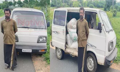 கோபி அருகே ஆம்னி காரில் ரேஷன் அரிசி கடத்தியவர் கைது: 600 கிலோ பறிமுதல்..! கோபி அருகே ஆம்னி காரில் ரேஷன் அரிசி கடத்தியவர் கைது: 600 கிலோ பறிமுதல்..!