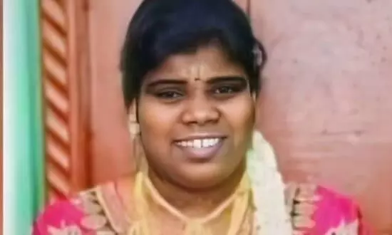 உசிலம்பட்டி அருகே மாற்றுத்திறனாளி கர்ப்பிணி பெண் இறப்பு..! உசிலம்பட்டி அருகே மாற்றுத்திறனாளி கர்ப்பிணி பெண் இறப்பு..!