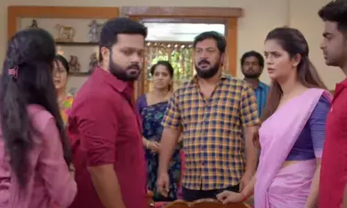 அதிர்ச்சியில் கயல் குடும்பம்..! குண்டைத் தூக்கி போட்ட ஆனந்தி! அதிர்ச்சியில் கயல் குடும்பம்..! குண்டைத் தூக்கி போட்ட ஆனந்தி!