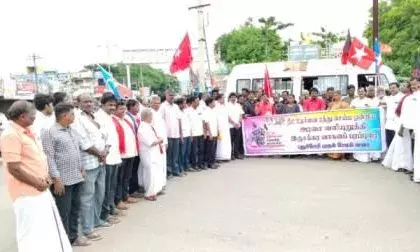 நீட் தேர்வை ரத்து செய்யக்கோரி திராவிட கழகத்தினர் வாகன பேரணி நீட் தேர்வை ரத்து செய்யக்கோரி திராவிட கழகத்தினர் வாகன பேரணி