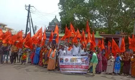 வந்தவாசியில் தடையை மீறி ஆர்ப்பாட்டம் நடத்திய இந்து முன்னணியினர் கைது வந்தவாசியில் தடையை மீறி ஆர்ப்பாட்டம் நடத்திய இந்து முன்னணியினர் கைது