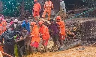 வயநாடு நிலச்சரிவில் 43 பேர் உயிரிழப்பு, மீட்புப்பணிகளில் ராணுவம்