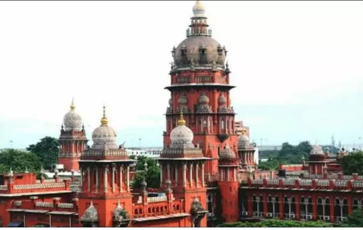 வீணாக கடலில் கலக்கும் மழை நீரை சேமிக்க என்ன திட்டம் உள்ளது? உயர்நீதிமன்றம் கேள்வி வீணாக கடலில் கலக்கும் மழை நீரை சேமிக்க என்ன திட்டம் உள்ளது? உயர்நீதிமன்றம் கேள்வி