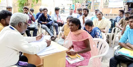 நாமக்கல் மாவட்டத்தில் 108 ஆம்புலன்ஸ் பணிக்கு 25 பேர் தேர்வு நாமக்கல் மாவட்டத்தில் 108 ஆம்புலன்ஸ் பணிக்கு 25 பேர் தேர்வு