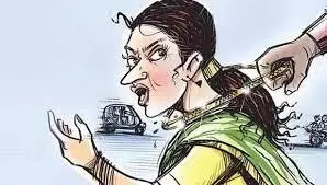 திருவண்ணாமலையில் வீட்டில் தனியாக இருந்த மூதாதையிடம் இரண்டு பெண்கள் கைவரிசை திருவண்ணாமலையில் வீட்டில் தனியாக இருந்த மூதாதையிடம் இரண்டு பெண்கள் கைவரிசை