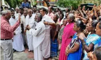 இந்து சமய அறநிலையத் துறையினர் கையகப்படுத்திய மாரியம்மன் கோயிலை ஒப்படைக்க கோரிக்கை இந்து சமய அறநிலையத் துறையினர் கையகப்படுத்திய மாரியம்மன் கோயிலை ஒப்படைக்க கோரிக்கை
