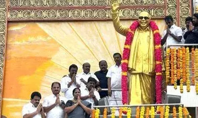 திருவண்ணாமலையில் முன்னாள் முதல்வர் கருணாநிதி நினைவு நாள் அமைதி பேரணி திருவண்ணாமலையில் முன்னாள் முதல்வர் கருணாநிதி நினைவு நாள் அமைதி பேரணி