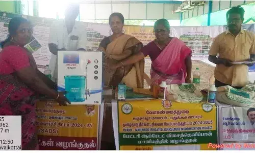 பசு சாணம், கோமியம் பயன்படுத்தி விவசாயம் செய்ங்க : மாவட்ட வேளாண் துணை இயக்குனர்..! பசு சாணம், கோமியம் பயன்படுத்தி விவசாயம் செய்ங்க : மாவட்ட வேளாண் துணை இயக்குனர்..!