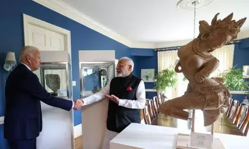 அமெரிக்காவில் இருந்து இந்தியா கொண்டுவரப்படும் சிலைகள் அமெரிக்காவில் இருந்து இந்தியா கொண்டுவரப்படும் சிலைகள்