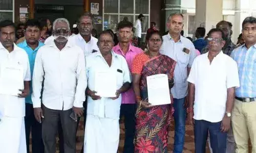 திருப்பூர் குறைதீர் கூட்டம்: மக்களின் பிரச்சனைகளும், அதிகாரிகளின் உறுதிமொழிகளும் திருப்பூர் குறைதீர் கூட்டம்: மக்களின் பிரச்சனைகளும், அதிகாரிகளின் உறுதிமொழிகளும்