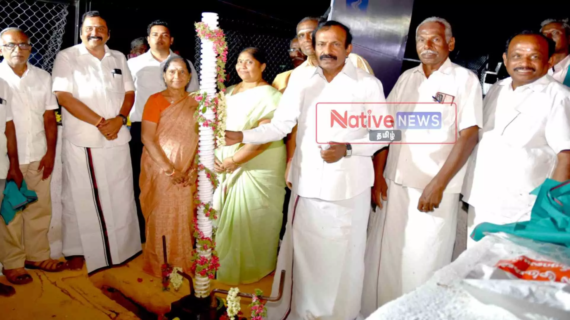 ஈரோடு பெரும்பள்ளம் அணைக்கட்டில் இருந்து நஞ்சை ஊத்துக்குளி வாய்க்காலில் தண்ணீர் திறப்பு ஈரோடு பெரும்பள்ளம் அணைக்கட்டில் இருந்து நஞ்சை ஊத்துக்குளி வாய்க்காலில் தண்ணீர் திறப்பு
