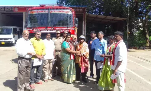 பாதுகாப்பாக தீபாவளி பண்டிகை கொண்டாடுவது குறித்த விழிப்புணர்வு நிகழ்ச்சி பாதுகாப்பாக தீபாவளி பண்டிகை கொண்டாடுவது குறித்த விழிப்புணர்வு நிகழ்ச்சி