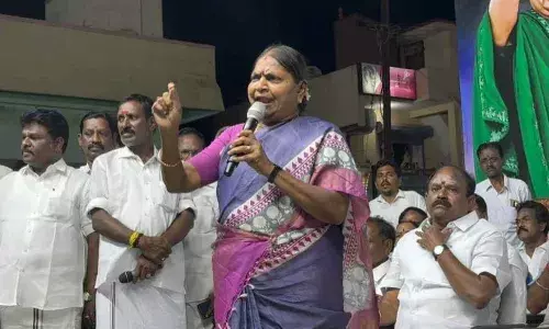 அதிமுக பொதுக்கூட்டம் : முன்னாள் அமைச்சர் வளர்மதி பங்கேற்பு..! அதிமுக பொதுக்கூட்டம் : முன்னாள் அமைச்சர் வளர்மதி பங்கேற்பு..!