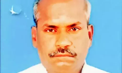 ஊரக வளர்ச்சித்துறை  கலந்தாய்வு கூட்டத்தில் பங்கேற்ற  ஊராட்சி செயலர் உயிரிழப்பு..! ஊரக வளர்ச்சித்துறை  கலந்தாய்வு கூட்டத்தில் பங்கேற்ற  ஊராட்சி செயலர் உயிரிழப்பு..!