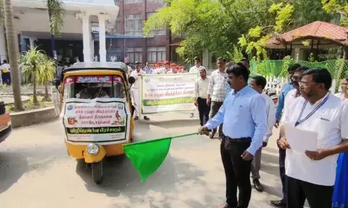 திருவள்ளூரில் மாசற்ற தீபாவளி கொண்டாடுவது குறித்த விழிப்புணர்வு பேரணி திருவள்ளூரில் மாசற்ற தீபாவளி கொண்டாடுவது குறித்த விழிப்புணர்வு பேரணி