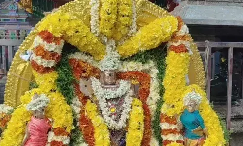 சிறுவாபுரி முருகன் கோவிலில் கந்த சஷ்டி விழா தொடக்கம் சிறுவாபுரி முருகன் கோவிலில் கந்த சஷ்டி விழா தொடக்கம்