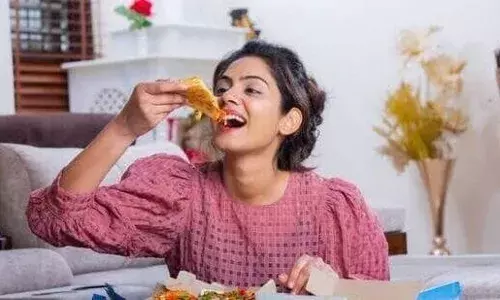 உணவை மெல்ல சாப்பிடுங்கள்... சீக்கிரம் சாப்பிடுவது உங்கள் உடலுக்கு என்ன விளைவுகளை ஏற்படுத்தும் தெரியுமா?
