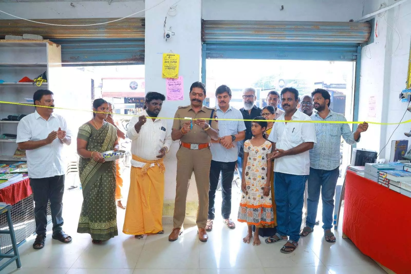 புத்தக திருவிழா துவக்கம் - ஏ.டி.எஸ்.பி. பங்கேற்பு புத்தக திருவிழா துவக்கம் - ஏ.டி.எஸ்.பி. பங்கேற்பு