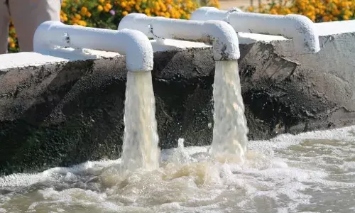 கழிவுநீர் சுத்திகரிப்பு ஆலை அமைக்க எதிர்ப்பு தெரிவித்து மக்கள் உண்ணாவிரதம்..! கழிவுநீர் சுத்திகரிப்பு ஆலை அமைக்க எதிர்ப்பு தெரிவித்து மக்கள் உண்ணாவிரதம்..!