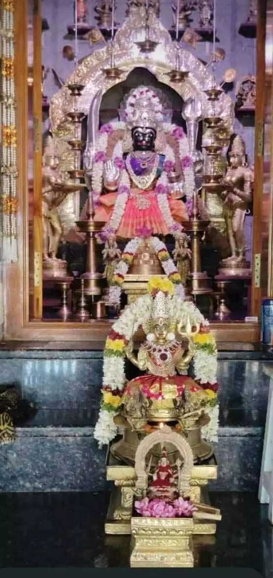 அம்மன் கோவில்களில் சிறப்பு வழிபாடு அம்மன் கோவில்களில் சிறப்பு வழிபாடு
