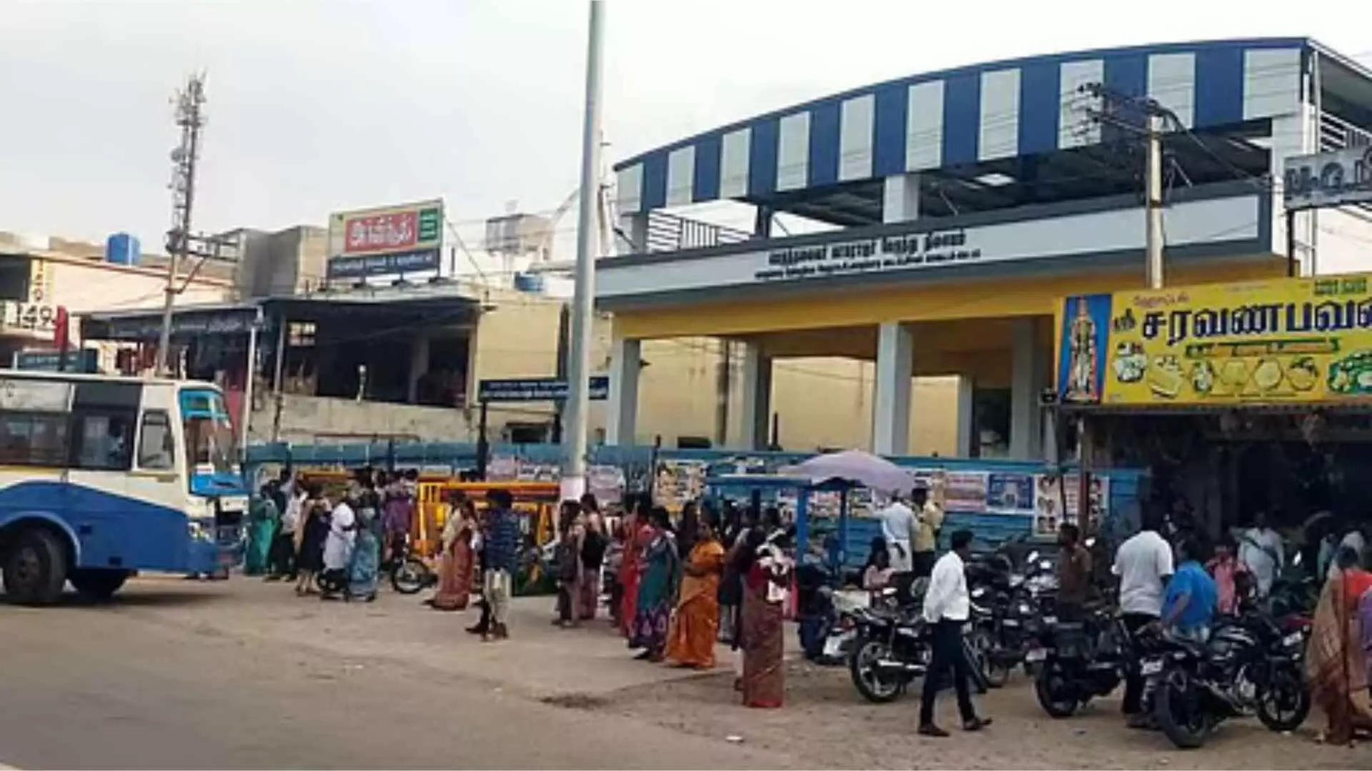வாழப்பாடியில் ரூ. 8.70 கோடி மதிப்பீட்டில் மேம்படுத்தப்பட்ட பேருந்து நிலையம் மற்றும் காய்கறி சந்தை திறப்பு விழா வாழப்பாடியில் ரூ. 8.70 கோடி மதிப்பீட்டில் மேம்படுத்தப்பட்ட பேருந்து நிலையம் மற்றும் காய்கறி சந்தை திறப்பு விழா